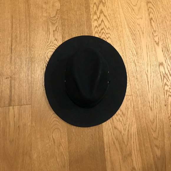 Henrik Vibskov navy blue hat